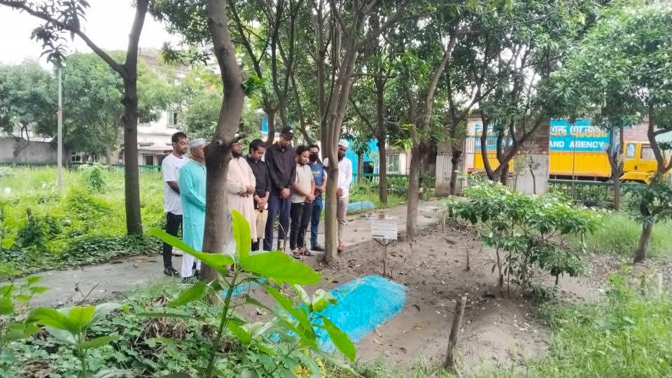 শহীদ আদিলের কবর জিয়ারতের মধ্যে দিয়ে নবগঠিত কমিটির যাত্রা শুরু 