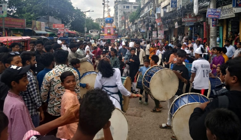 পবিত্র আশুরায় ইয়া হোসেন,হায় হোসাইন এ মুখরিত 