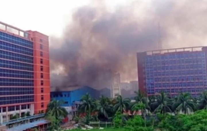 ফতুল্লার মাসদাইরে শোভন গার্মেন্টসে আগুন 