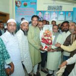 নবনির্বাচিত এমপি আবুল কালাম' কে ফুলেল শুভেচছা জানালেন বিএনপি নেতা আলতাফ মাহমুদ