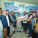 সাংসদ আবুল কালাম'কে ফুলেল শুভেচছা জানালেন  বিএনপি নেতা নুর মোহাম্মদ