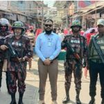 আড়াইহাজারে সড়ক দখল করে বিএনপি প্রার্থী আজাদের নির্বাচনী মঞ্জ, উচ্ছেদ ও জরিমানা