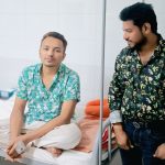 হাসপাতালে চিকিৎসাধীন বিএনপির জাতীয় নির্বাহী কমিটির সদস্য শ্রাবণের পাশে যুবদল নেতা সরদার সুজন