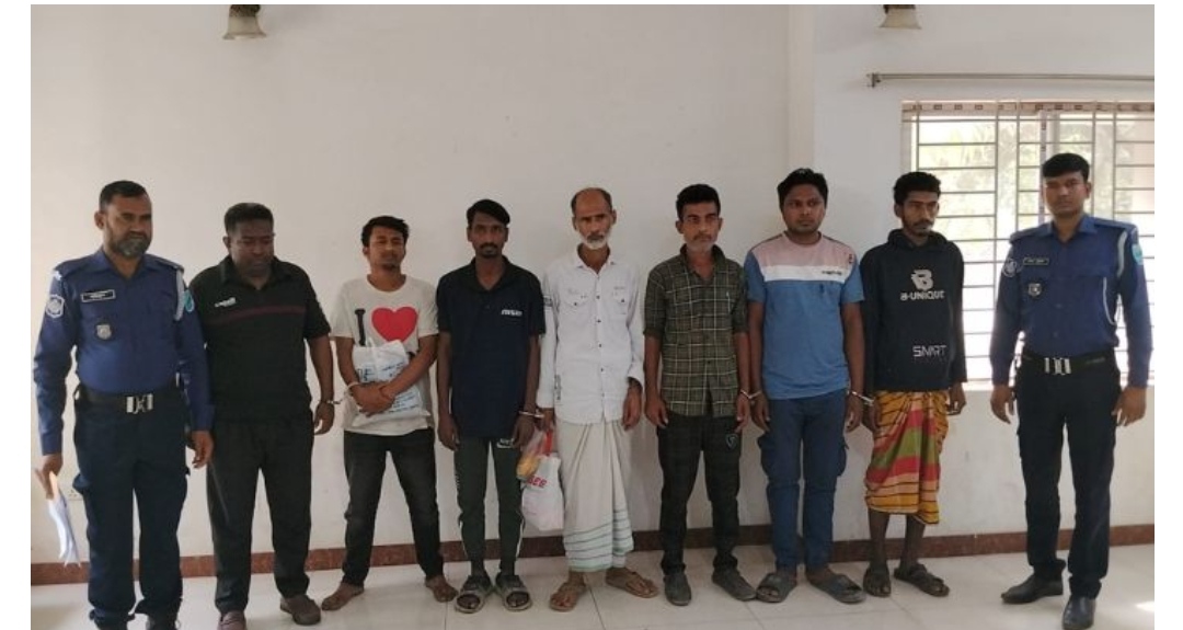 বন্দরে পৃথক অভিযানে ভারতীয় মদের, ইয়াবা, গাঁজাসহ ৭ জন গ্রেপ্তার 