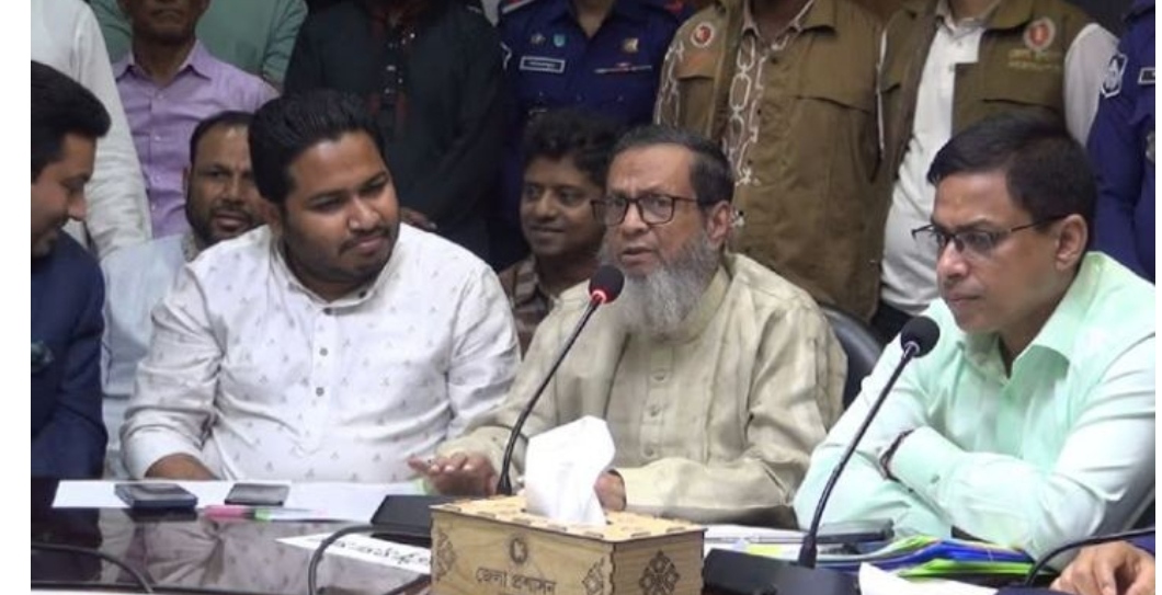 হকারদের ব্যাকগ্রাউন্ডে কেউ না কেউ আছে তারা সাপোর্ট ও নিরাপত্তা দিচ্ছে,এই গ্রুপটাকে খুঁজে বের করতে হবে: এমপি কালাম