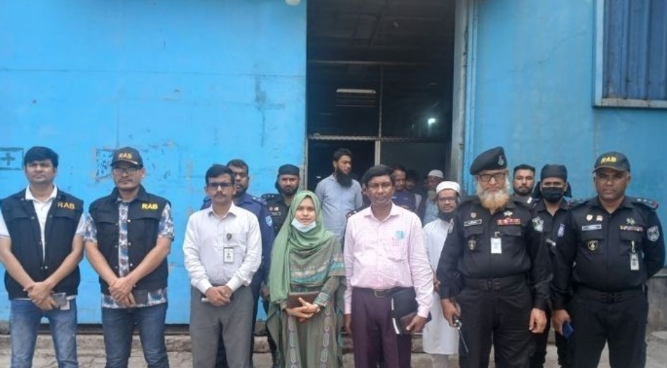 ফতুল্লায় আমিন স্কয়ার নামে এক নামে কারখানাকে লাখ টাকা জরিমানা 