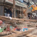 সিদ্ধিরগঞ্জে শিমরাইলে জেলা প্রশাসন ও সড়ক বিভাগের অভিযানে শতাধিক অবৈধ স্থাপনা উচ্ছেদ 