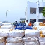 নারায়ণগঞ্জে কোস্ট গার্ডের অভিগানে ৮৮ লাখ টাকার নিষিদ্ধ পলিথিন জব্দ 