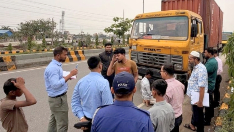 শব্দদূষণ রোধে সদর উপজেলায় চারটি যানবাহনকে জরিমানা 