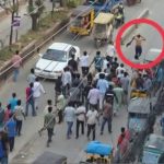 সিটি করপোরেশনের দুই কর্মচারীকে পিটালো হকাররা