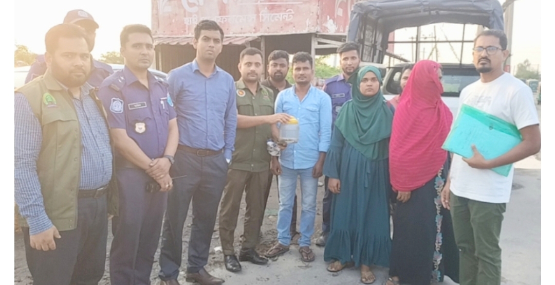 সোনারগাঁয়ে তক্ষকসহ দুই পাচারকারীকে গ্রেপ্তার