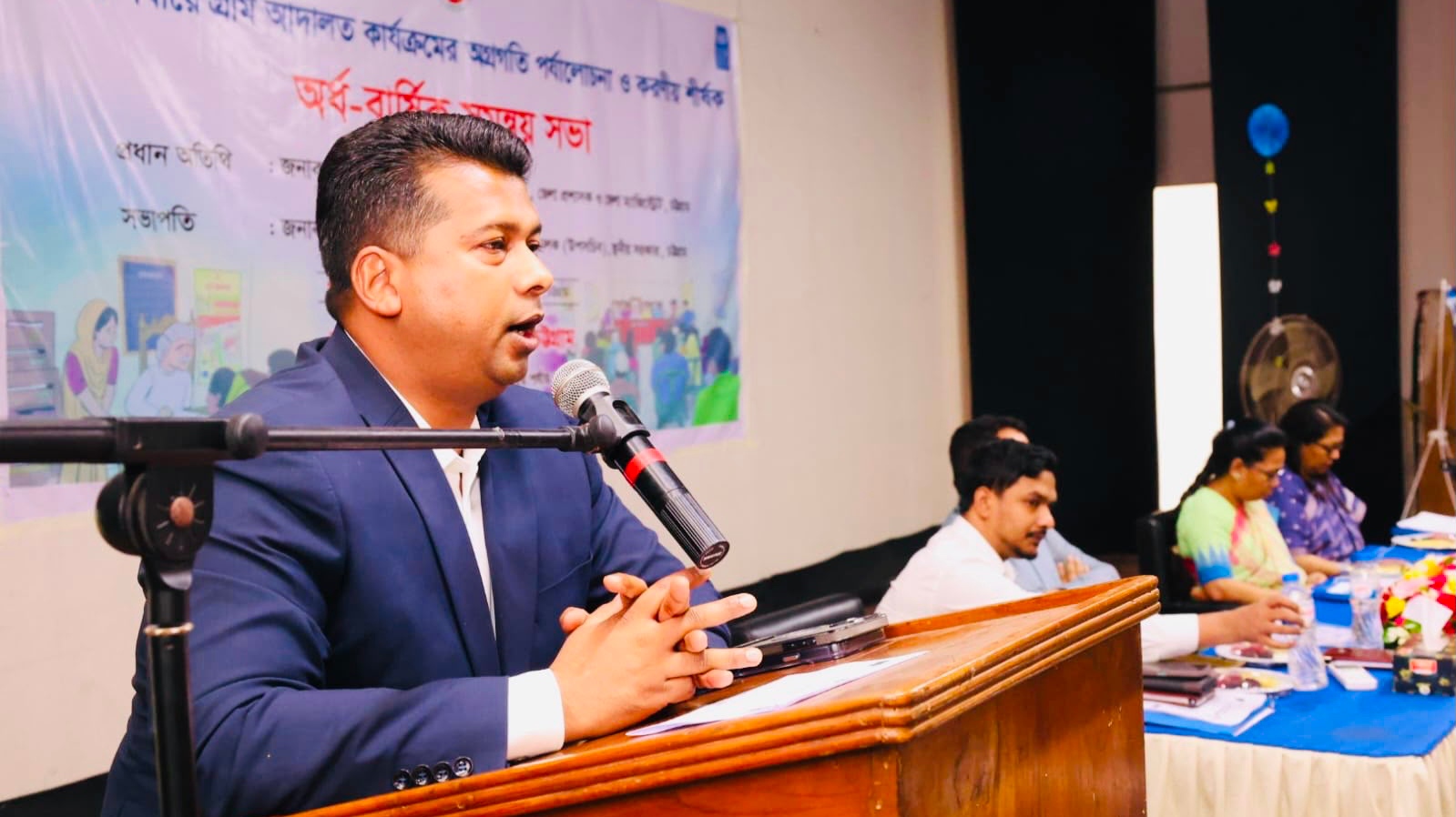 সাধারণ জনগণের আস্থা সৃষ্টির মাধ্যমে জন-প্রত্যাশা পূরণ করতে হবে: ডিসি জাহিদ
