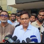 নারায়ণগঞ্জ ভিক্টোরিয়া হাসপাতালে পরিচ্ছন্নতা অভিযান: সেবার মান ও পরিষ্কার পরিচ্ছন্নতা নিয়ে কঠোর হুঁশিয়ারি জেলা প্রশাসকের