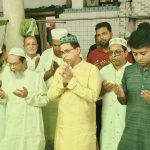 ঐতিহাসিক কদম রসুল দরগাহ পরিদর্শন ও জুমার নামাজ আদায় করলেন ডিসি রায়হান কবির