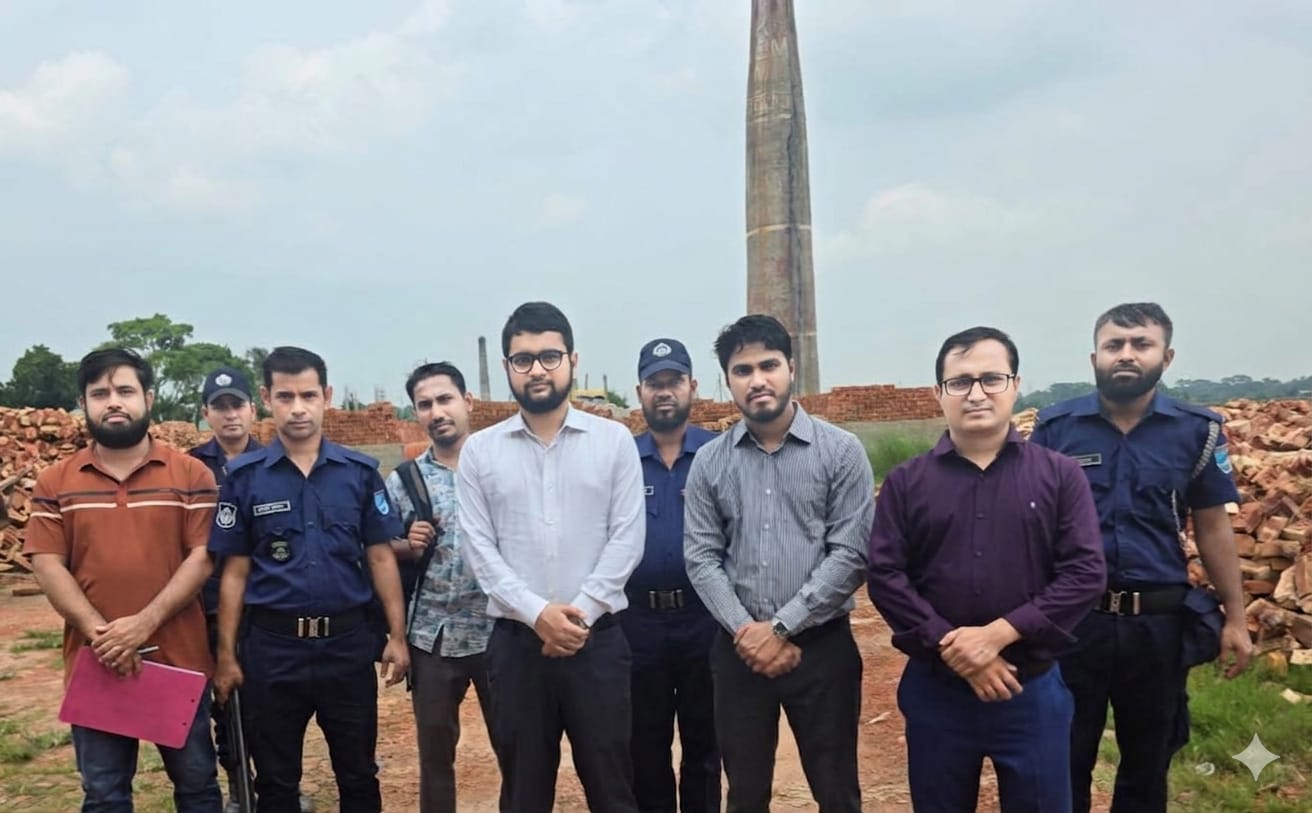 বায়ু দূষণ রোধে পরিবেশ অধিদপ্তরের অভিযান: বন্দরে ২ ইটভাটাকে ১ লাখ ৫০ হাজার টাকা জরিমানা