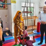 বিশেষ চাহিদা সম্পন্ন শিশুদের মাঝে শিক্ষা-থেরাপি সামগ্রী বিতরণ করেন ইউএনও এস এম ফয়েজ উদ্দিন