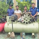 রূপগঞ্জে ডিবি পুলিশ পরিচয়ে দুটি প্রিন্টিং কারখানায় লুট হওয়া মেশিনারিজ চট্রগ্রাম থেকে উদ্ধার; ২ ডাকাত গ্রেপ্তার 