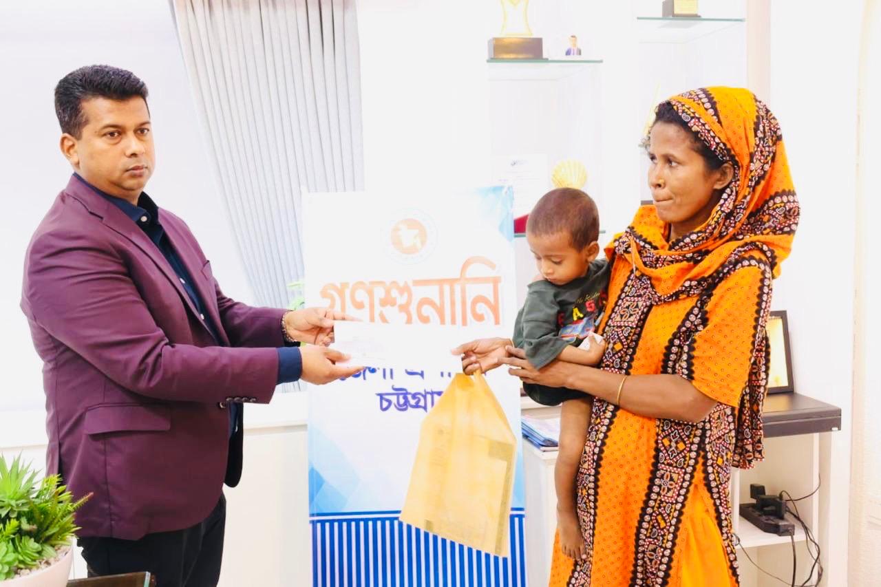 বাবাকে বাঁচান, পড়াশোনা বন্ধ হয়ে যাবে, ঔষধ কেনার টাকাও নেই- মানবিক ডিসির গণশুনানিতে অসহায় মানুষের আর্তনাদ ও সমাধান