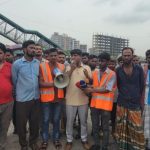 চাঁদাবাজির প্রতিবাদে বিক্ষোভ কর্মসূচি পালন করেছে সাইনবোর্ডে পরিবহন মালিক-শ্রমিক ঐক্য পরিষদ