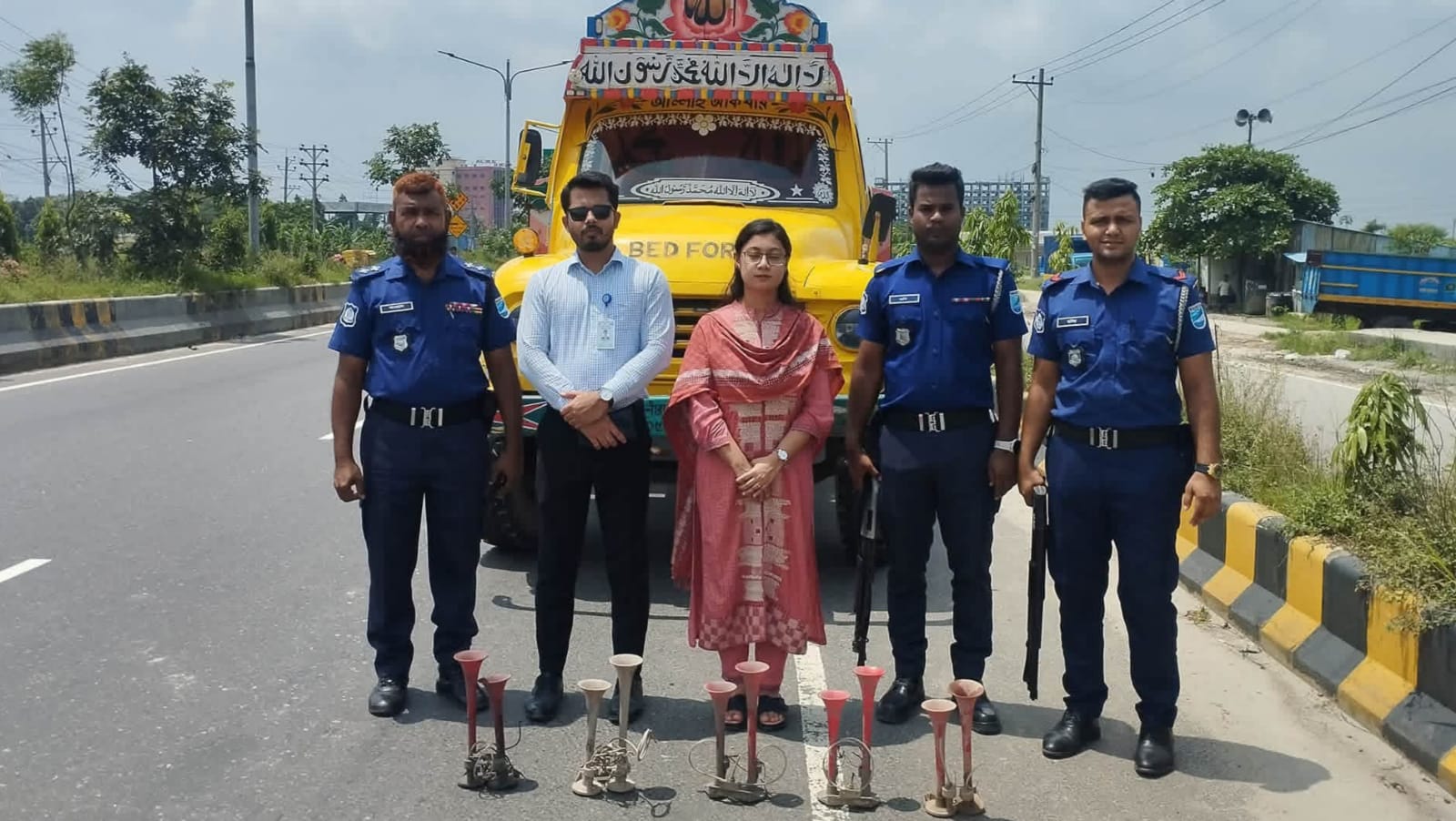 নারায়ণগঞ্জে শব্দ দূষণের বিরুদ্ধে অভিযান, ৫ যানবাহনকে জরিমানা