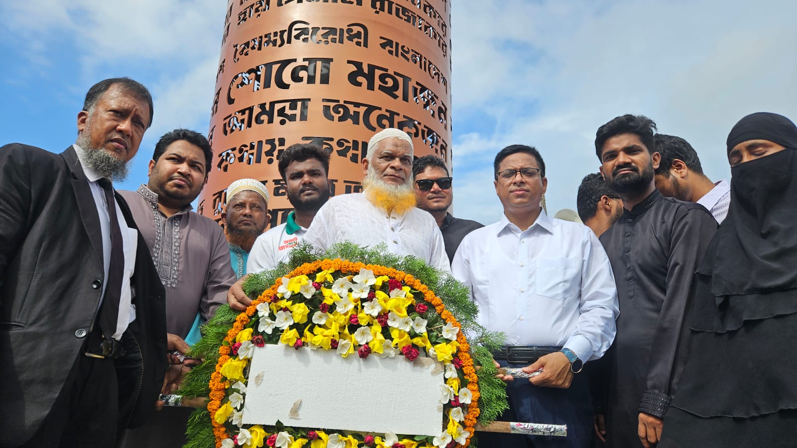 নারায়ণগঞ্জে নানা আয়োজনে শ্রদ্ধা নিবেদনের মধ্য দিয়ে যথাযোগ্য মর্যাদায় পালিত হলো জুলাই শহীদ দিবস
