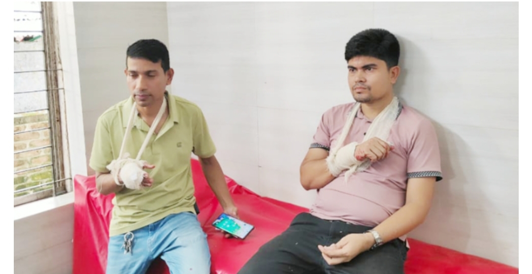 সোনারগাঁয়ে চোরাই মোটরসাইকেল উদ্ধার অভিযানে গিয়ে হামলার শিকার পুলিশ সদস্যরা 