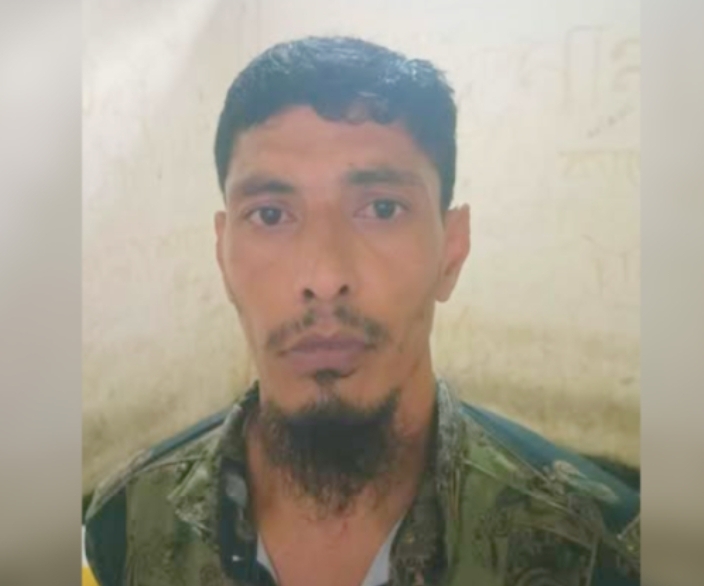 নারী ও শিশু নির্যাতন মামলার আসামি রাসেলকে কোর্ট চত্বরের বাহির থেকে গ্রেপ্তার 