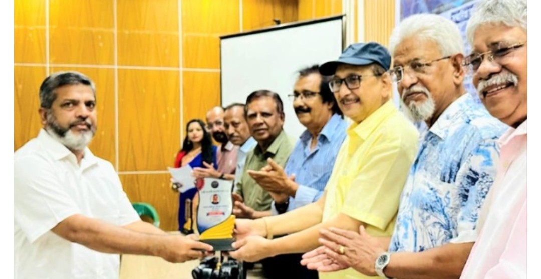 দক্ষ সংগঠক হিসেবে সম্মাননা পেলেন ফটো জার্নালিস্টের সাবেক সভাপতি শ্যামল