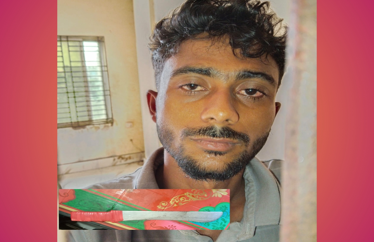 বন্দরে প্রকাশ্যে স্বর্ণের দোকানে ডাকাতি: এক যুবক গ্রেপ্তার, ১৮ ইঞ্চি চাকু উদ্ধার