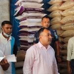 সোনারগাঁয়ে পাটজাত মোড়ক ব্যবহার না করায় তিন ব্যবসায়ীকে ভ্রাম্যমান আদালতে জরিমানা