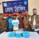 ফতুল্লায় ৪ কেজি গাঁজাসহ কোবরা বাহিনীর তিন সদস্য গ্রেপ্তার