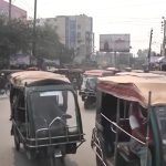 নারায়ণগঞ্জে ইজিবাইক-মিশুকে ভাড়া নৈরাজ্য, ক্ষুব্ধ যাত্রীরা