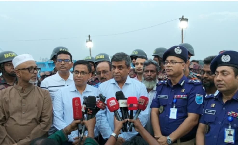 প্রতিমা বিসর্জন হবে, সম্প্রীতি নয়’—নারায়ণগঞ্জে বিভাগীয় কমিশনার
