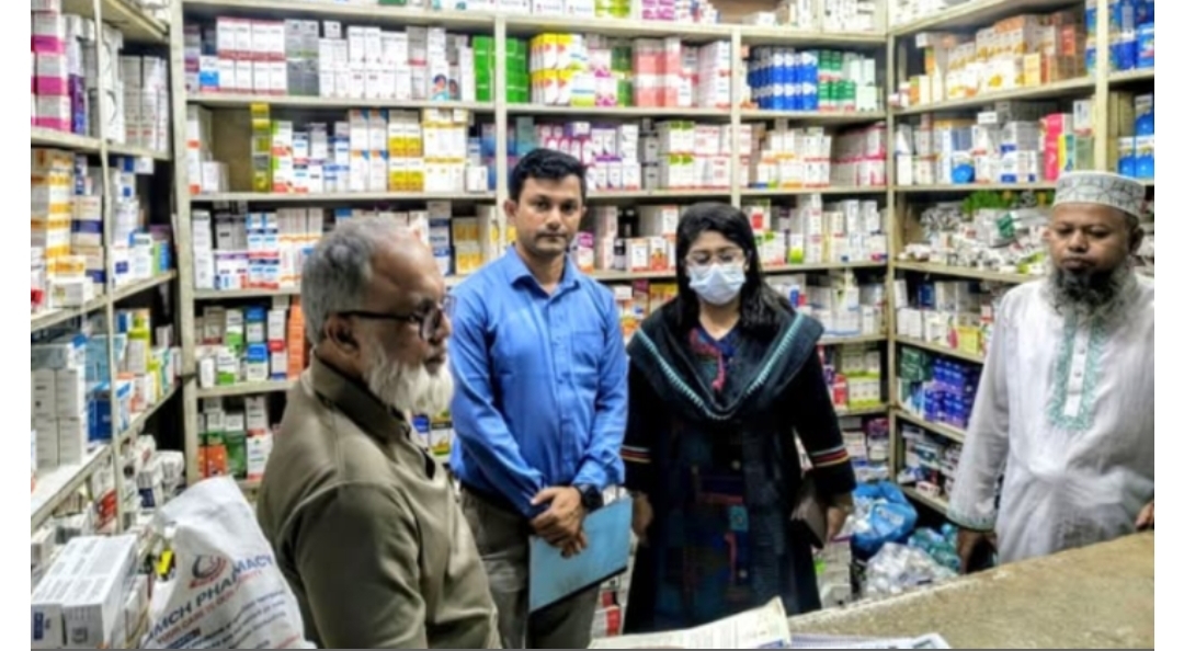 সিদ্ধিরগঞ্জে তিন ফার্মেসিকে দেড় লাখ টাকা জরিমানা